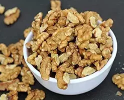 Quarter Walnuts Giri ( American Akhrot Non-Shell) 500-Gm